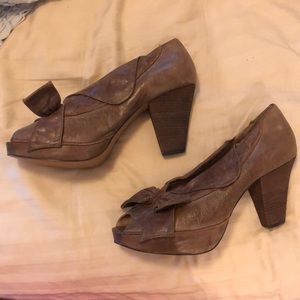 Miss Albright heels w/ platform Anthropologie 11